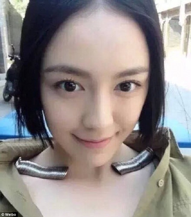 Tinerele din China iau parte la o noua provocare bizara pe internet. Cum arata ca au greutatea ideala