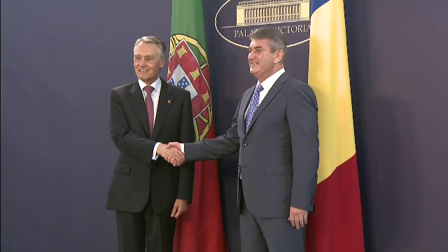 Gabriel Oprea l-a primit la Palatul Victoria pe presedintele portughez. Cand afla Victor Ponta daca se poate intoarce in tara