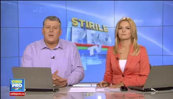 Terapie prin imbratisari. Demersul inedit al unei tinere in scolile din Romania, pentru a scapa copiii de timiditate