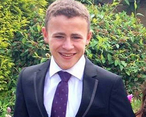 Un baiat de 14 ani s-a spanzurat dupa ce s-a certat cu mama lui. Motivul absurd pentru care tanarul si-a pus capat zilelor