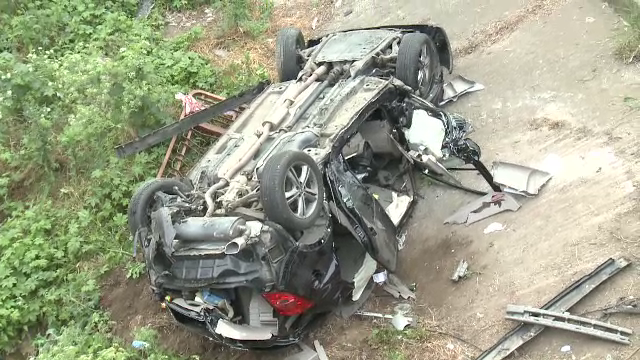A fost izbit de un alt autoturism si s-a rasturnat pe malul Dambovitei. Ce au gasit politistii in masina victimei