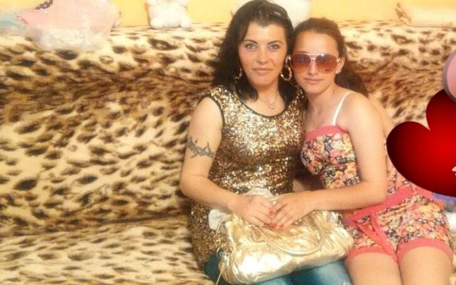 Femeia care si-a batut joc de o batrana in Italia isi umileste fiica, pe Facebook. Ce imagine a publicat