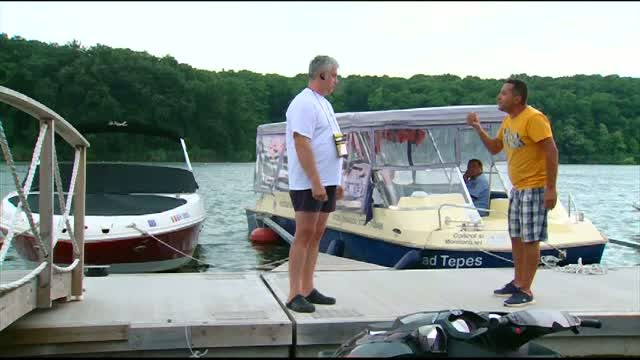 Scandal in Snagov intre riverani si custodele lacului. "Tu nu ai permis, nu ai acte, nu ai nimic. De ce ne ceri noua?"