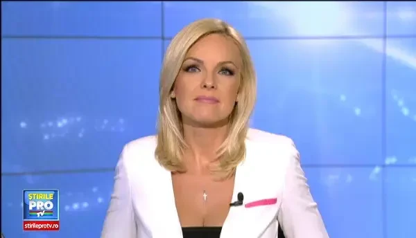 Spectacol pe cerul Capitalei: 120 de avioane au luat parte la cel mai mare miting aviatic. Cine a fost vedeta show-ului