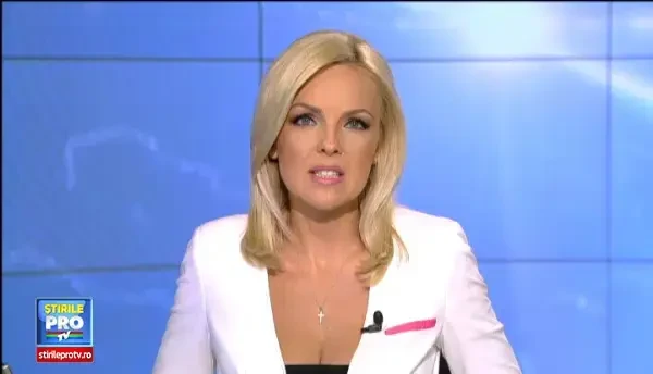 Klaus Iohannis a participat la Festivalul International de Teatru de la Sibiu. Prima doamna a atras toate privirile