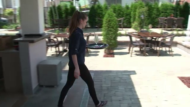 Statul roman vrea sa incurajeze munca sezoniera. Cati bani primesc patronii daca angajeaza elevi si studenti