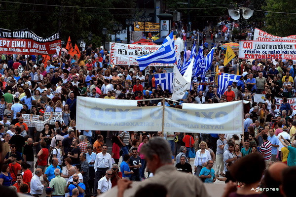 Grexit 2015. Atena, "primele propuneri adevarate". Tusk: Toate cartile sa fie pe masa, pentru a opri pokerul politic