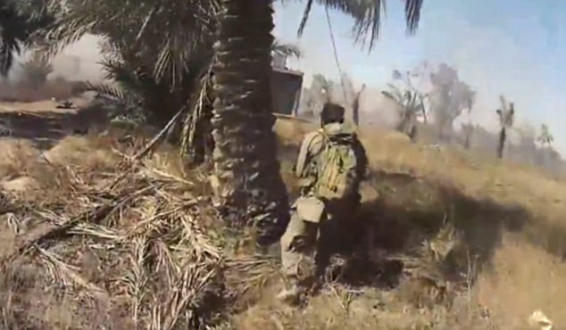 Un jihadist ISIS si-a filmat propria moarte, in timpul luptelor din Irak. Imaginile infioratoare pe care le-a surprins