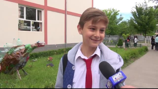 EVALUARE NATIONALA 2015. Cum au trecut elevii peste prima proba, la limba romana: ''Am facut rugaciunea inainte de lucrare"