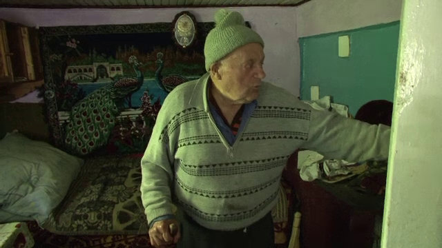 Doi pensionari din Neamt au ramas fara 2.000 de euro in cateva minute. Cum au fost pacaliti de trei hoti