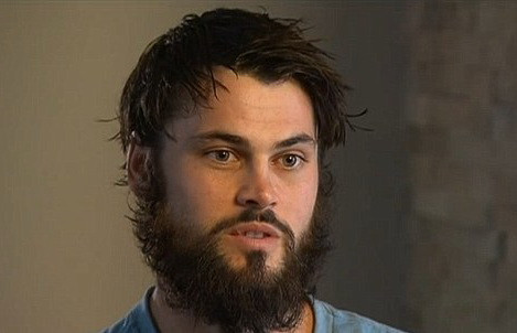 Momentul in care un somnambul cade de pe o cladire de 6 etaje si supravietuieste miraculos. Cum a reusit sa scape cu viata