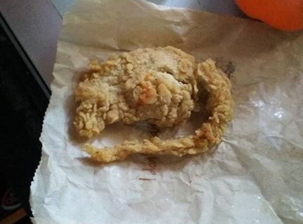 Un client sustine ca a fost servit cu carne de sobolan la un fast food. Ce au aratat analizele