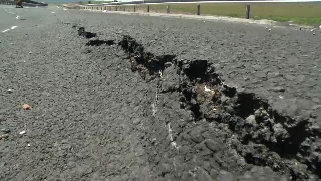 Una dintre cele mai noi autostrazi din Romania o ia la vale si nu o opreste nimeni. "Ceva nu e in regula acolo"