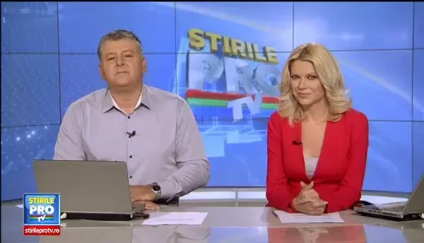 Ce aplicatii are pe smartphone un tanar care e in mijlocul examenelor din Evaluarea Nationala