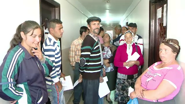 Satul in care oamenii s-au invatat sa primeasca bani de la stat, fara sa munceasca. "N-am calificare, dar vreau 2.000 de lei"