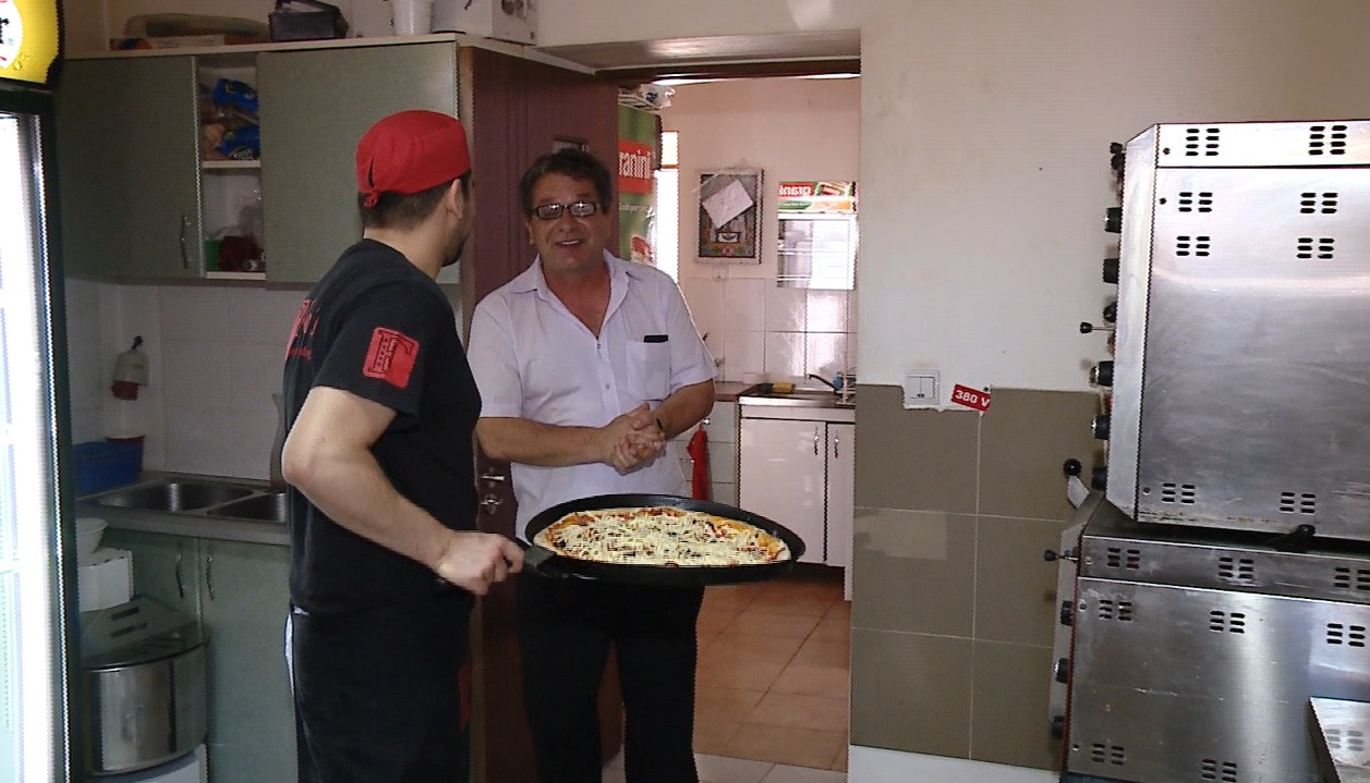 Afaceri de familie. Copiii devin actionari sau asociati incurajati pe parinti