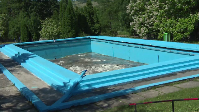 Final tragic pentru un muncitor din Gorj. S-a inecat chiar in piscina pe care o reamenaja