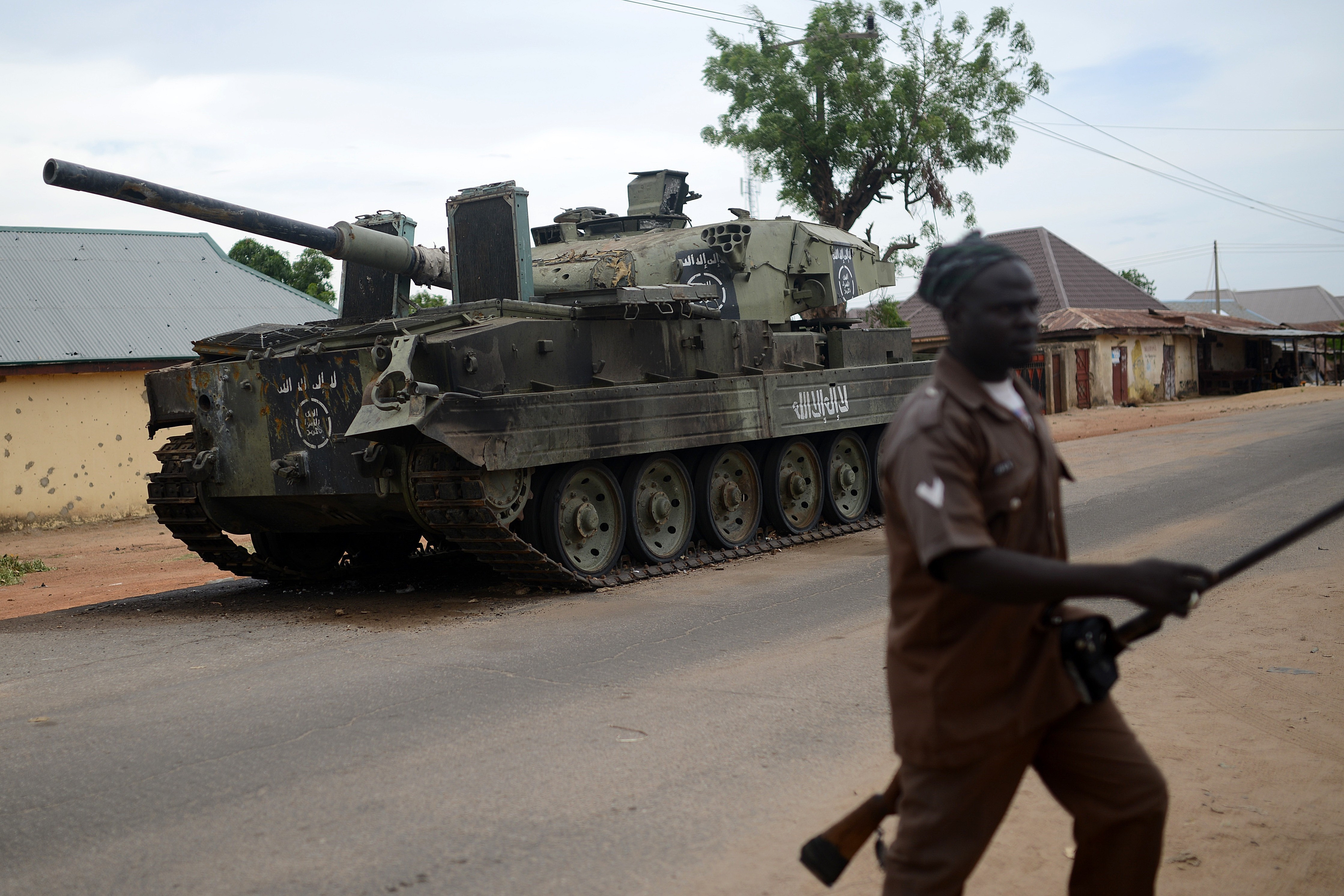 Cel putin 10 morti si 30 de raniti intr-un atentat sinucigas comis de o fetita de 12 ani, in Nigeria