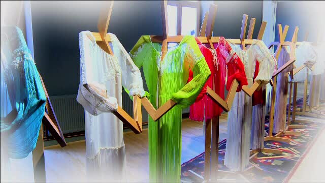 Ia romaneasca, sarbatorita de Sanziene. Cum a ajuns bluza traditionala atat de dorita chiar si la Hollywood