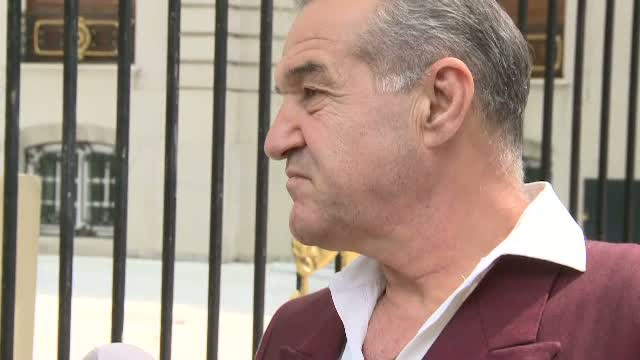 Adio, sampanie! Gigi Becali a deschis de ziua lui doar Biblia: "Vreau liniste si pace, sa-mi marit fetele"