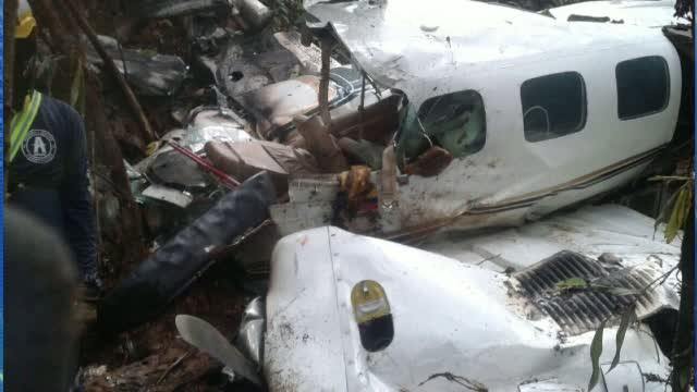 A supravietuit cu bebelusul in jungla 5 zile, dupa ce avionul in care se aflau s-a prabusit. Cum au fost gasiti cei doi