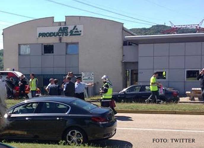 ISIS a incercat sa arunce in aer o uzina langa Lyon si a ucis un om. Nivelul de ALERTA TERORISTA ridicat la MAXIM