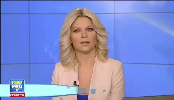 ELECTRIC CASTLE 2015. Zeci de mii de oameni au dansat in ploaie, pe muzica lui Fatboy Slim