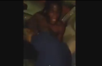 Abuzul infiorator la care a fost supus un sofer de la UBER de patru tineri pe care i-a refuzat pentru o cursa. VIDEO