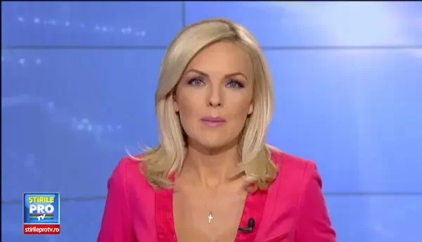 Noroiul s-a uscat la Electric Castle, iar fetele au facut plaja