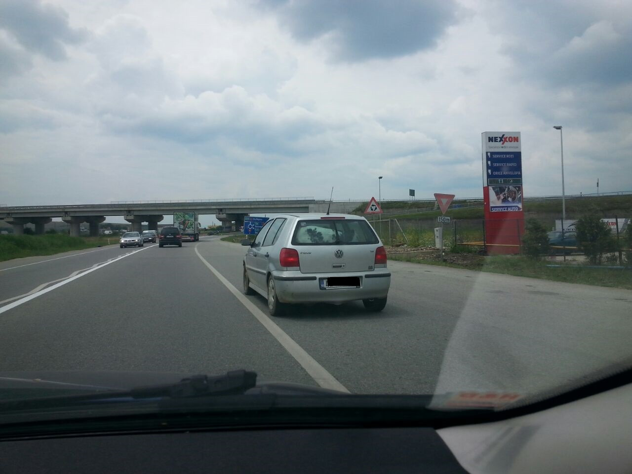 Ce a putut sa transporte un roman in masina personala. Un sofer din spatele sau a facut poza zilei