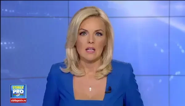 Accident in centrul Capitalei. Un sofer a trecut pe rosu si a lovit violent alte doua masini