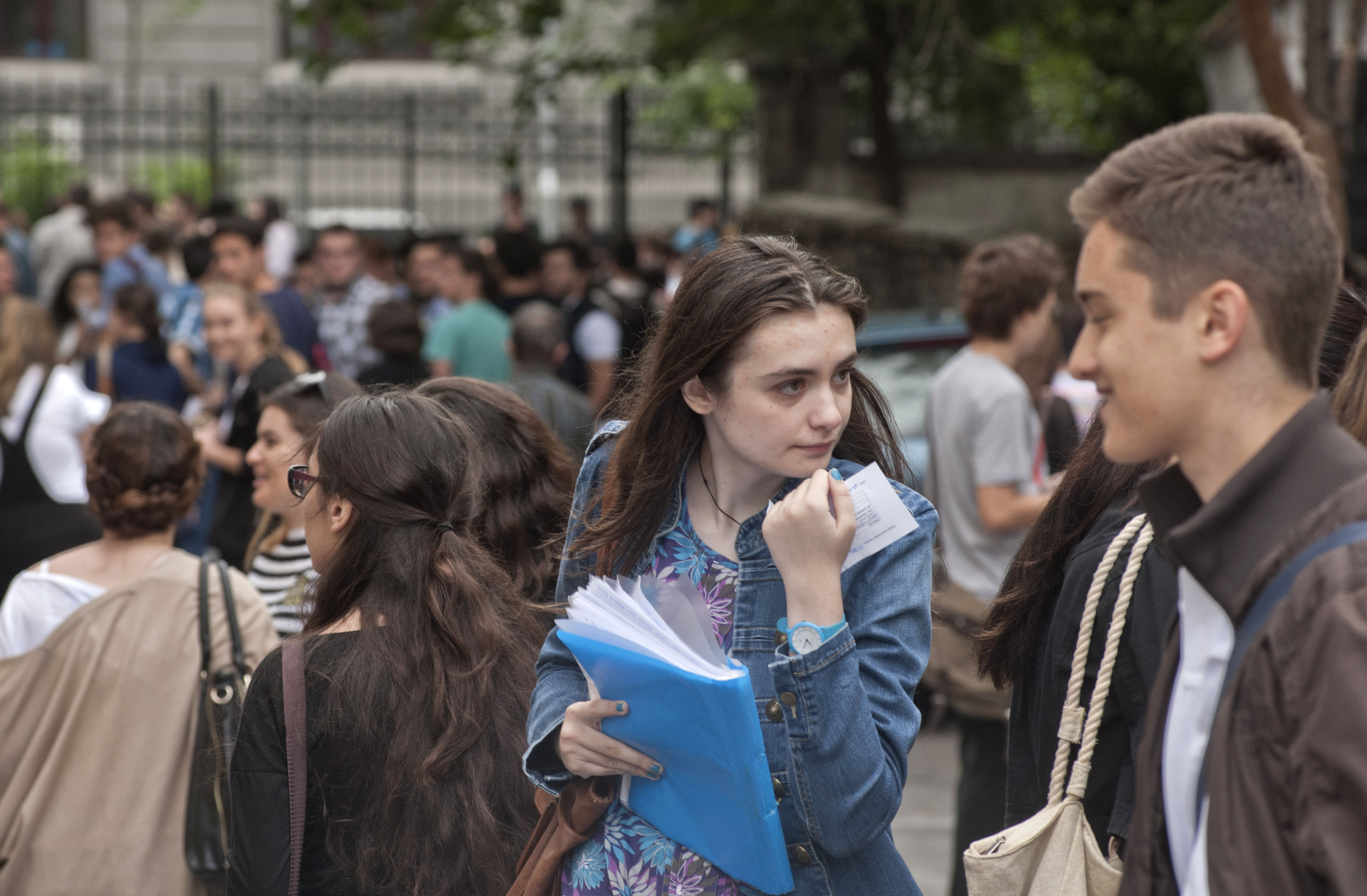 SUBIECTE SI BAREM BACALAUREAT 2015. GEOGRAFIE - EDU.RO. Vezi subiectele primite de elevi la geografie