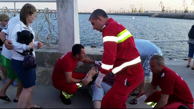 A vrut sa faca o poza pe faleza din Constanta si s-a prabusit cu balustrada de care se tinea. Ce spun autoritatile