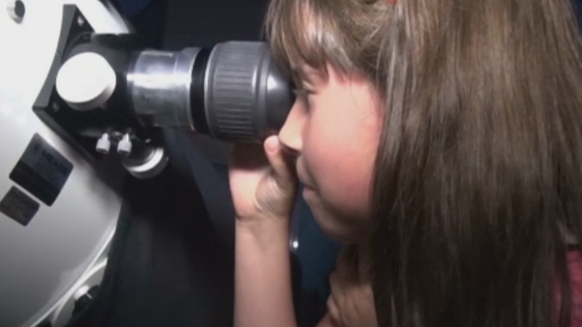 Fenomen rar pe cerul Romaniei. Ce au putut vedea marti noaptea vizitatorii de la Observatorul Astronomic din Galati