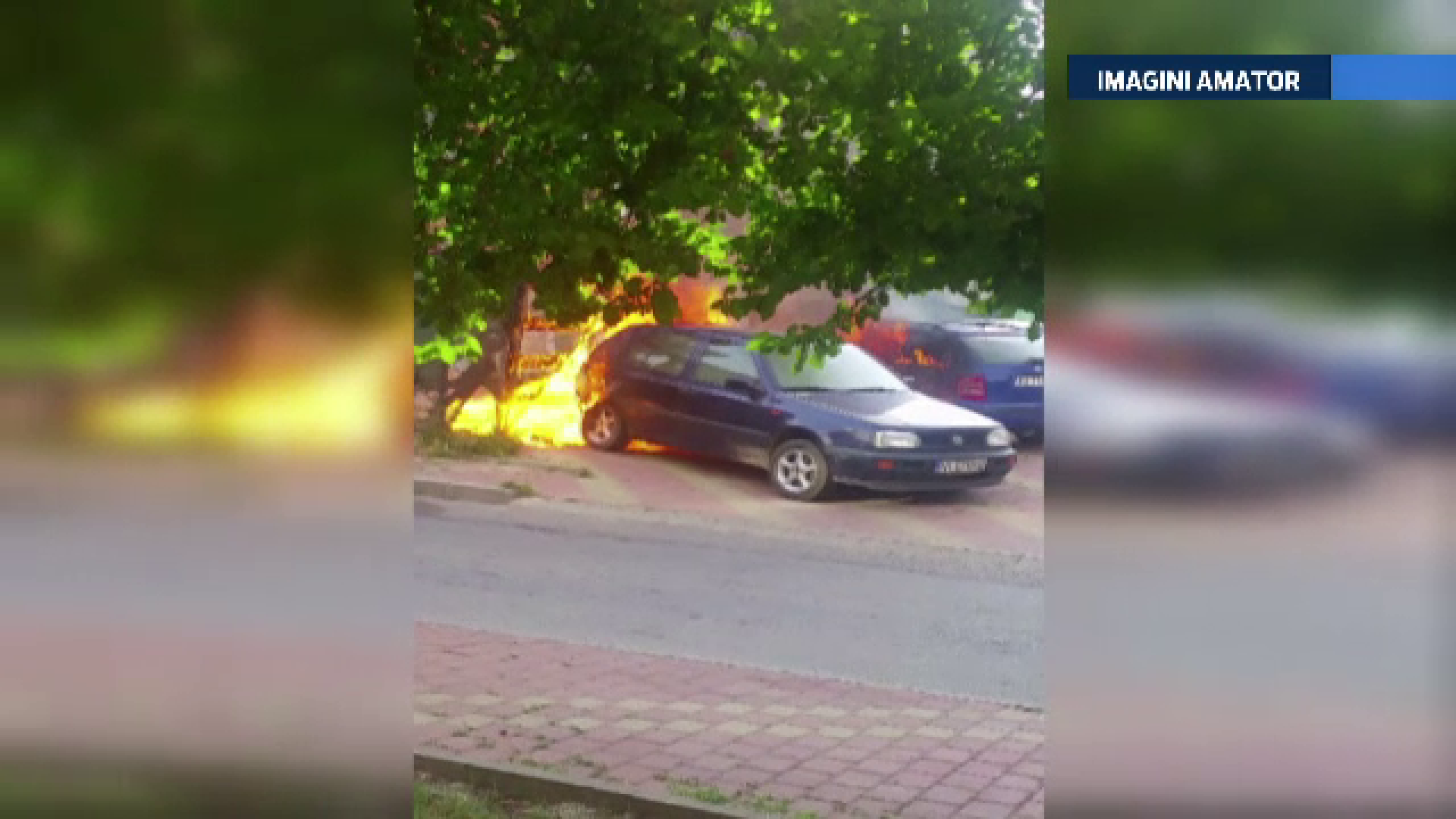 Trei muncitori nepriceputi au provocat o explozie care a distrus 3 masini: "A iesit lumea speriata, credeam ca sarim in aer"