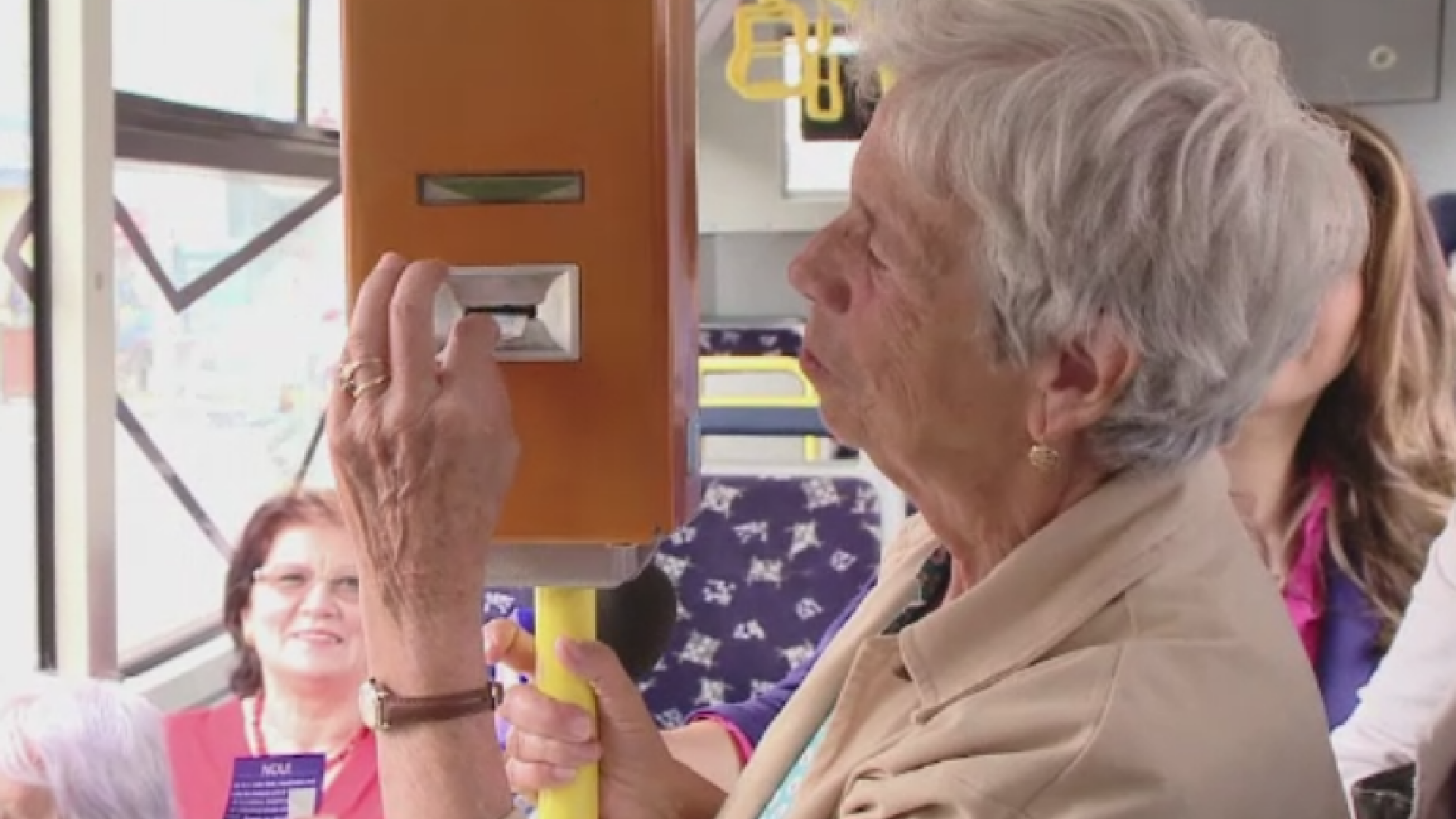 Schimbare in transportul comun din Brasov. Un bilet va fi valabil 50 de minute, indiferent cate autobuze sunt folosite