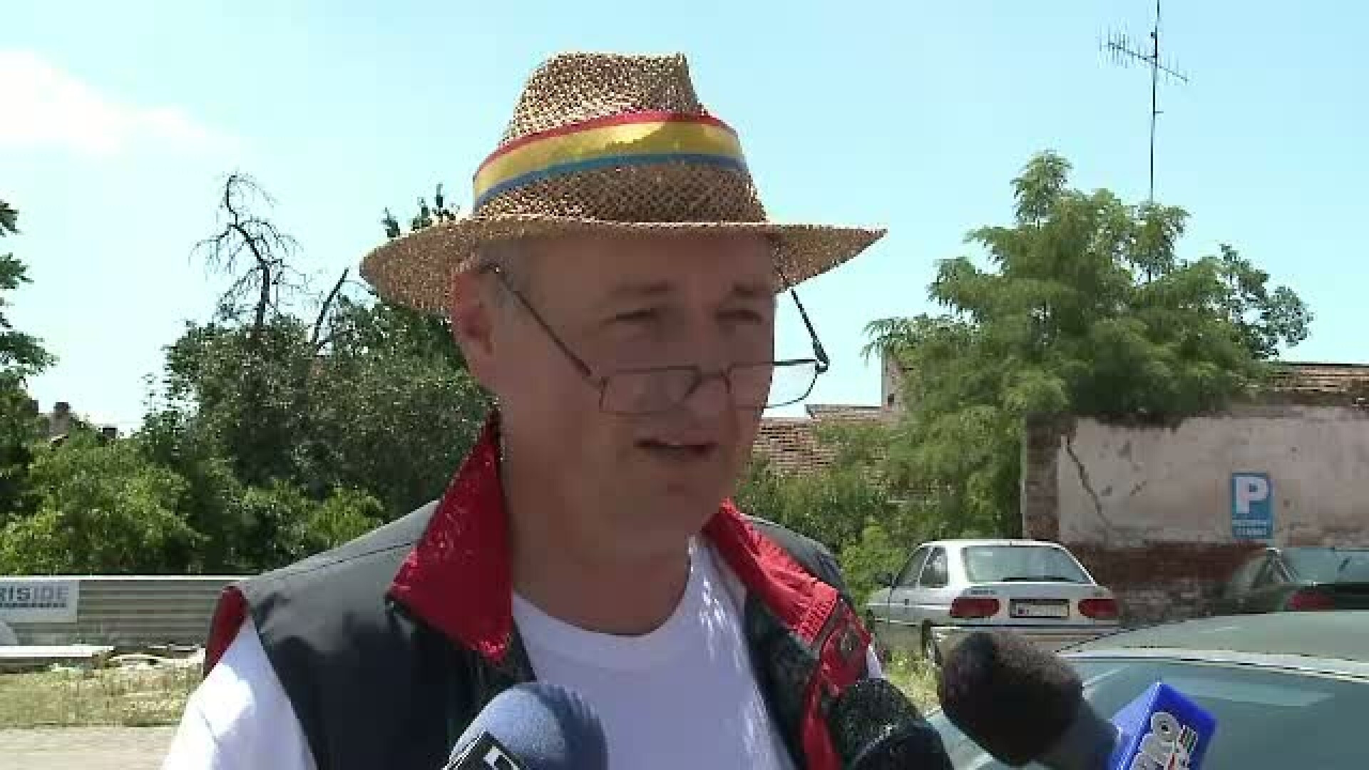 "Afacerea" pusa la cale de aradeanul care a avut 23 de bonuri castigatoare la prima Loterie. "Eu sunt managerul lor"