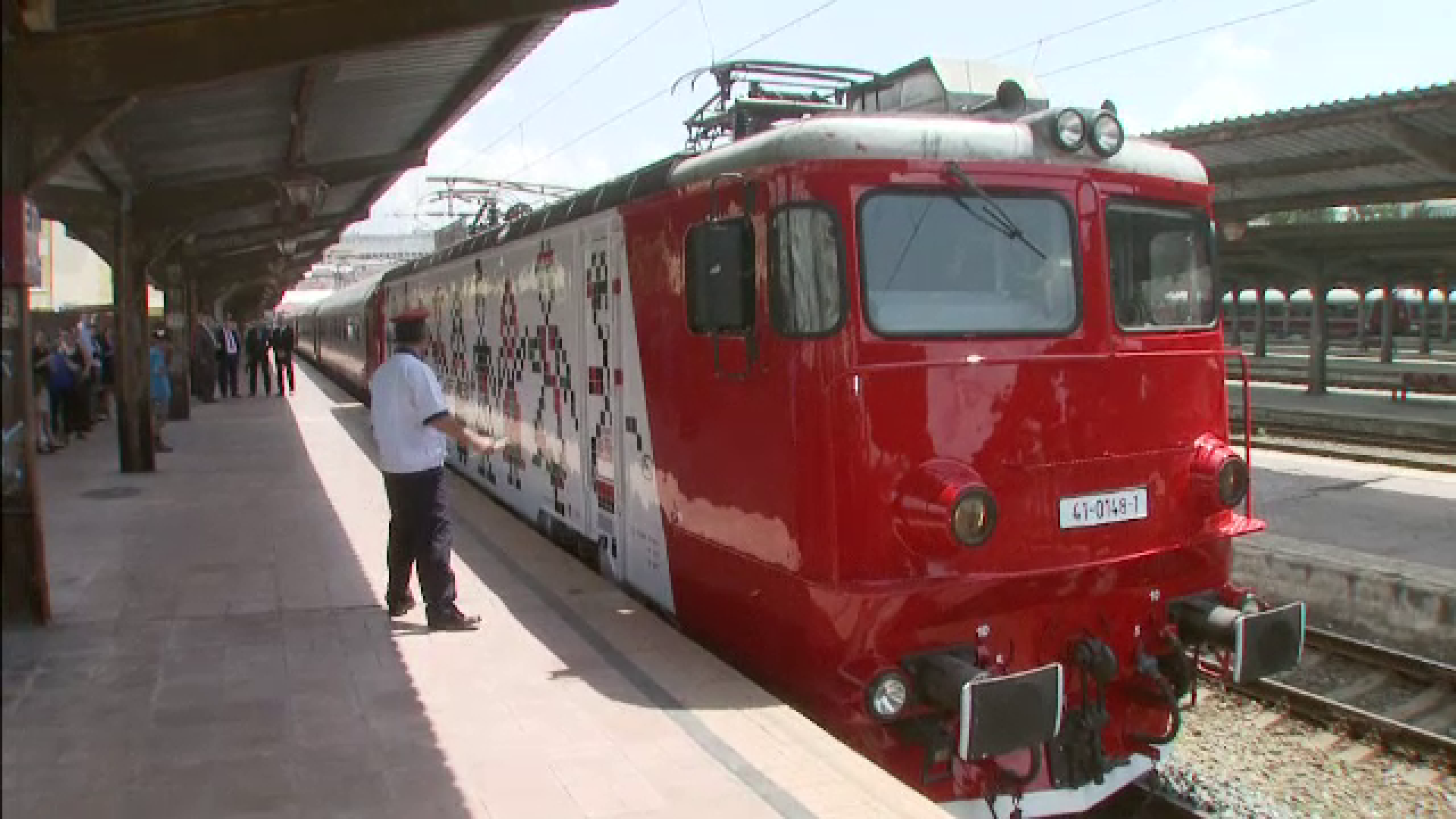 Tren de calatori, blocat mai bine de o ora in judetul Constanta. Locomotiva a lovit o vaca