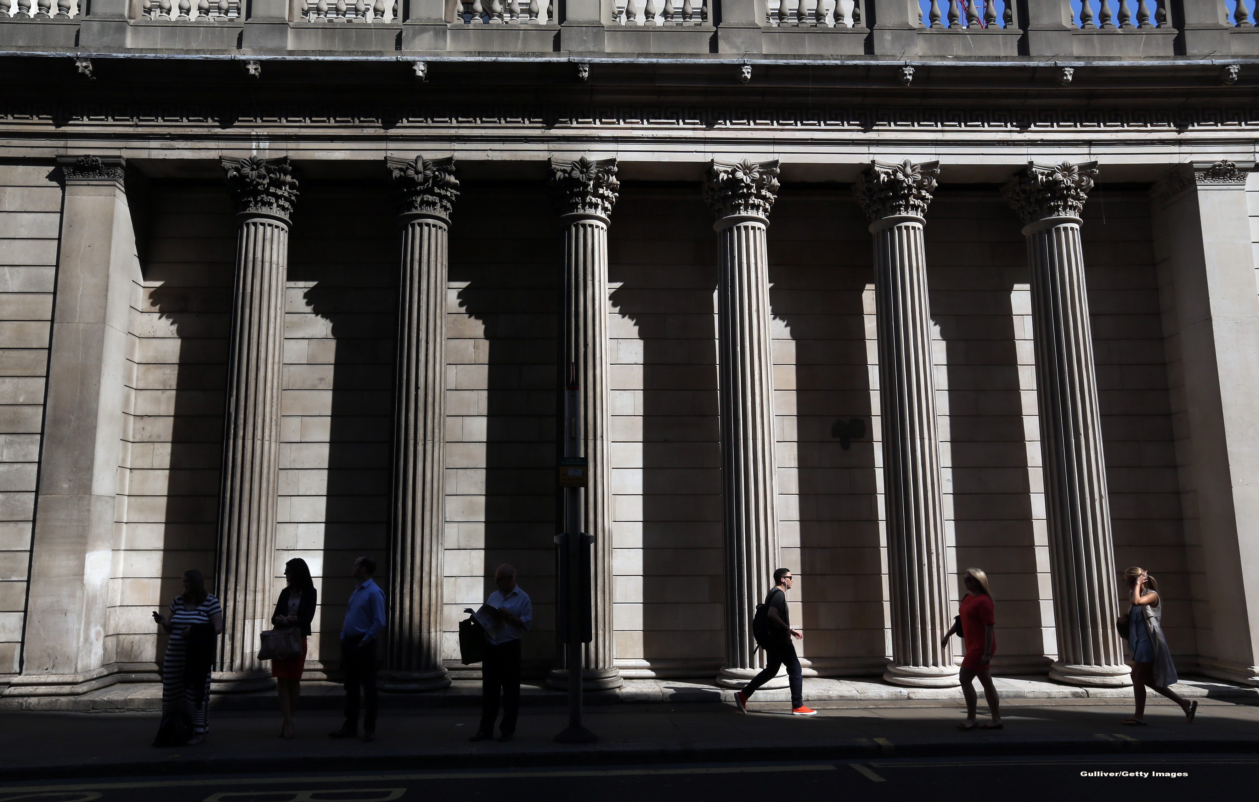 Criza in Grecia. Dupa o noapte intreaga de dezbateri, parlamentarii au reusit sa aprobe noul acord cu creditorii