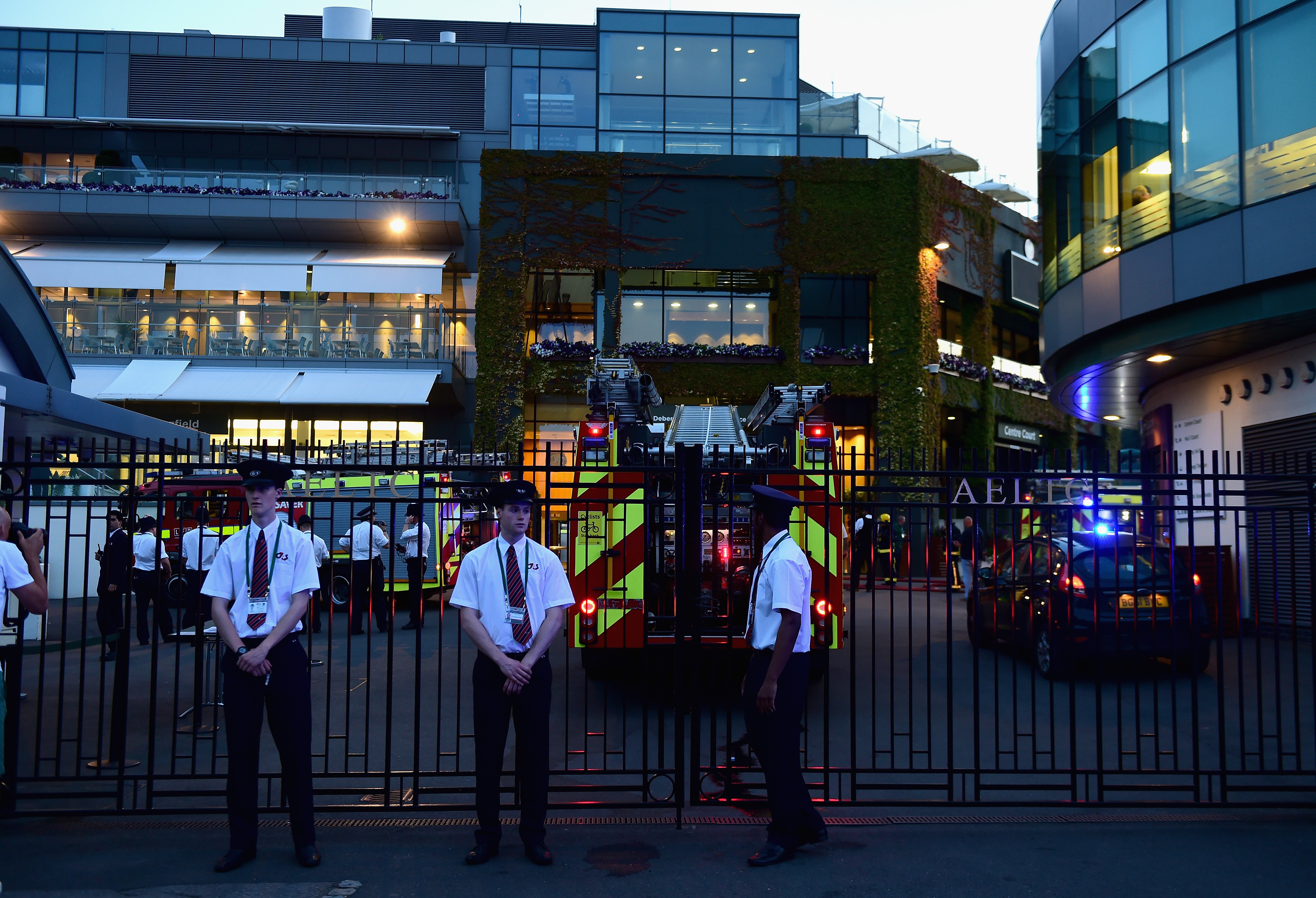 Sute de spectatori evacuati de la Wimbledon, dupa declansarea unei alarme de incendiu. Care ar putea fi cauza evacuarii