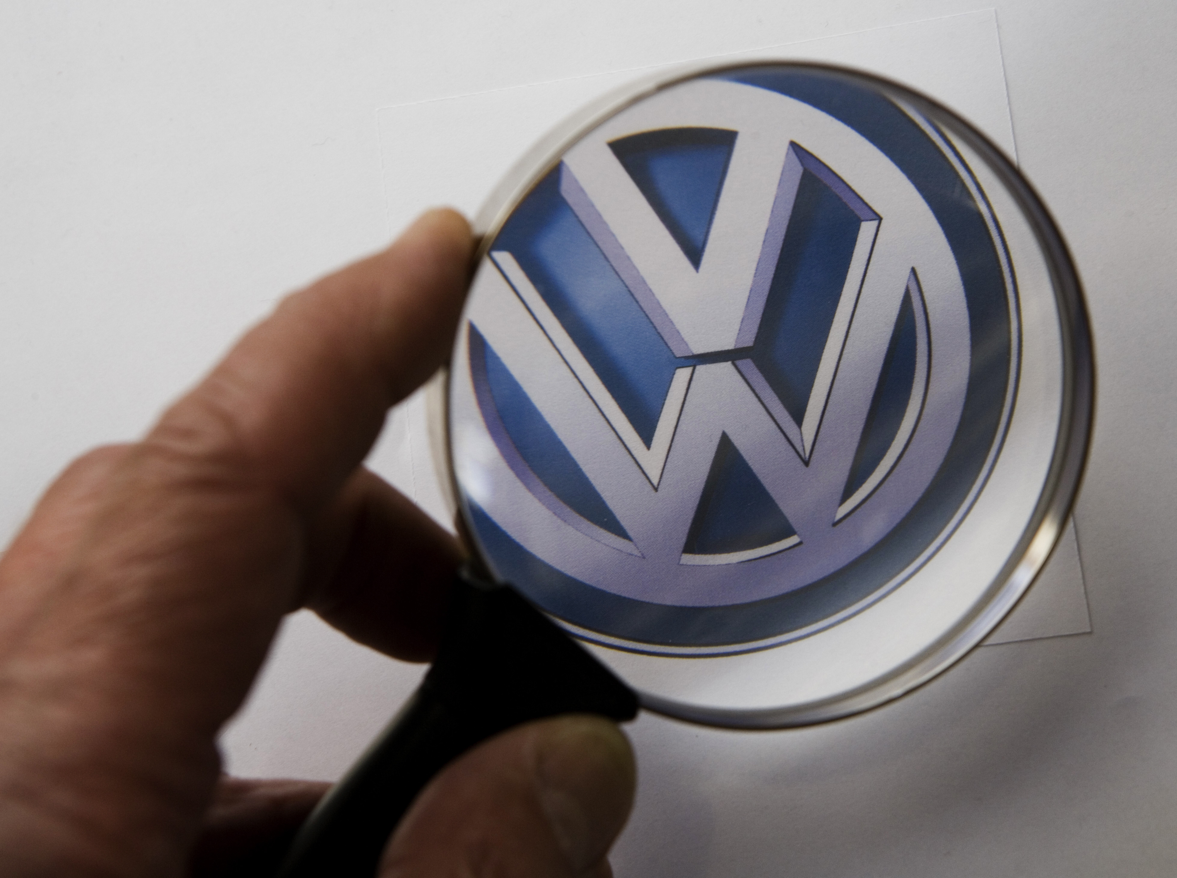 Accident tragic in Germania. Un angajat a fost ucis de un robot la o fabrica Volkswagen