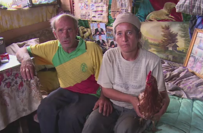 "Se ingramadeau in mine din cauza sobolanilor". Conditiile dramatice in care traia o familie din Gaesti, alaturi de gaini