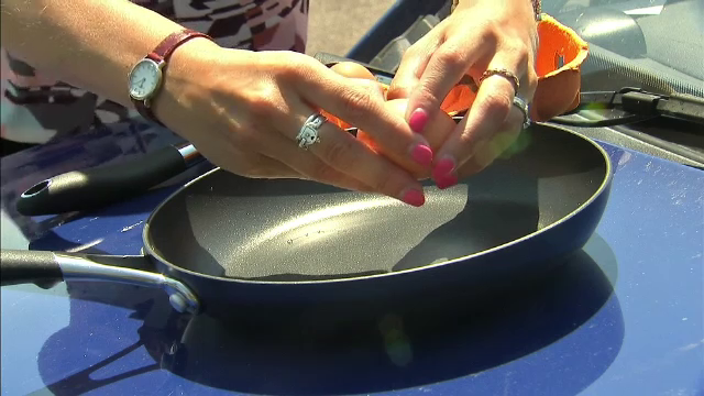 Temperaturi de 40 de grade Celsius in vestul Europei. Britanicii au vrut sa vada daca se prajeste oul in tigaie, la soare