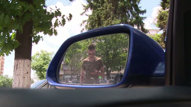 Nu dati telefonul personal nimanui in trafic. Noua metoda folosita de hotii din Romania cand vine vorba de soferi