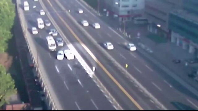 Un pescarus a provocat un accident in lant pe o autostrada din Istanbul. Cum s-a intamplat totul: VIDEO