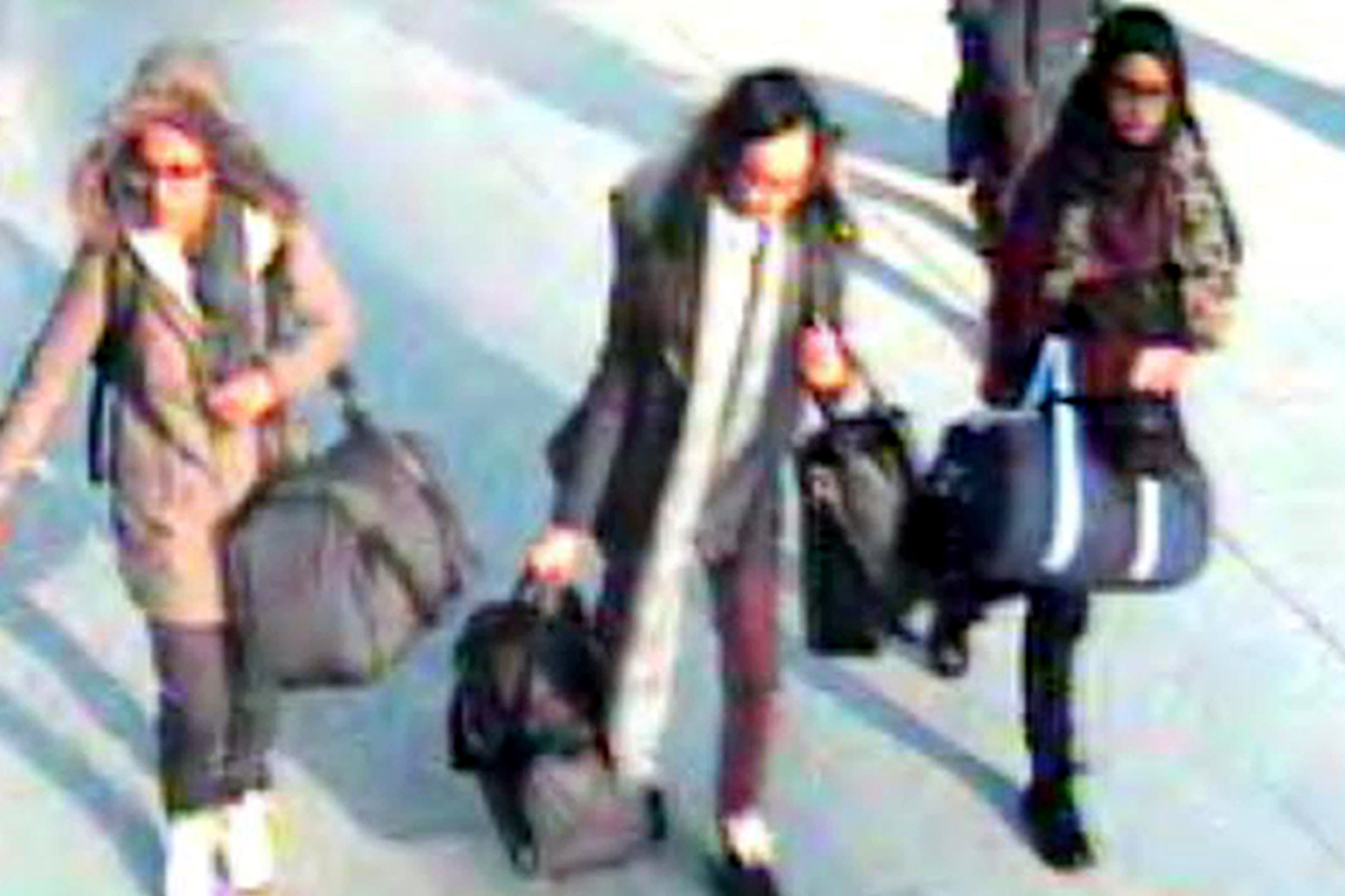 Ce s-a intamplat cu cele trei adolescente britanice fugite din februarie in Siria. Unde se afla in acest moment