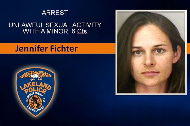 A facut sex cu trei elevi in varsta de 17 ani. Cati ani de inchisoare a primit o profesoara din SUA pentru fapta sa