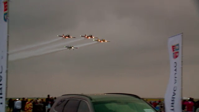 Aeromania a reunit pe litoral pasionatii de aviatie. MIG-urile si avioanele de acrobatie au facut spectacol pe cer