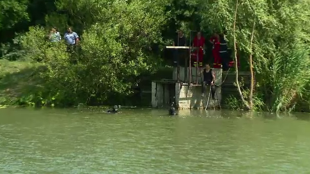 Un adolescent de 16 ani din Cluj a murit inecat, dupa ce a cosit toata ziua. Tanarul voia sa se racoreasca