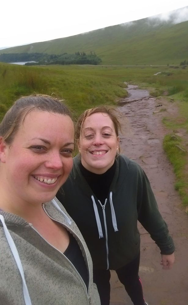 Escaladau un munte si s-au oprit sa-si faca un selfie. Ce s-a intamplat in secundele urmatoare le-a lasat fara cuvinte